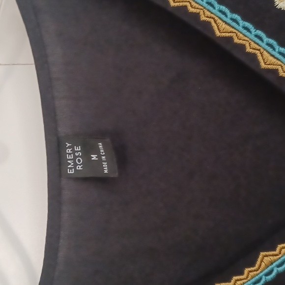 Emery Rose SW blouse - Picture 2 of 4